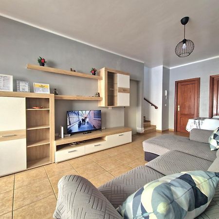 Spacious Independent Chalet Next The Airport - Sea San Isidro  Kültér fotó